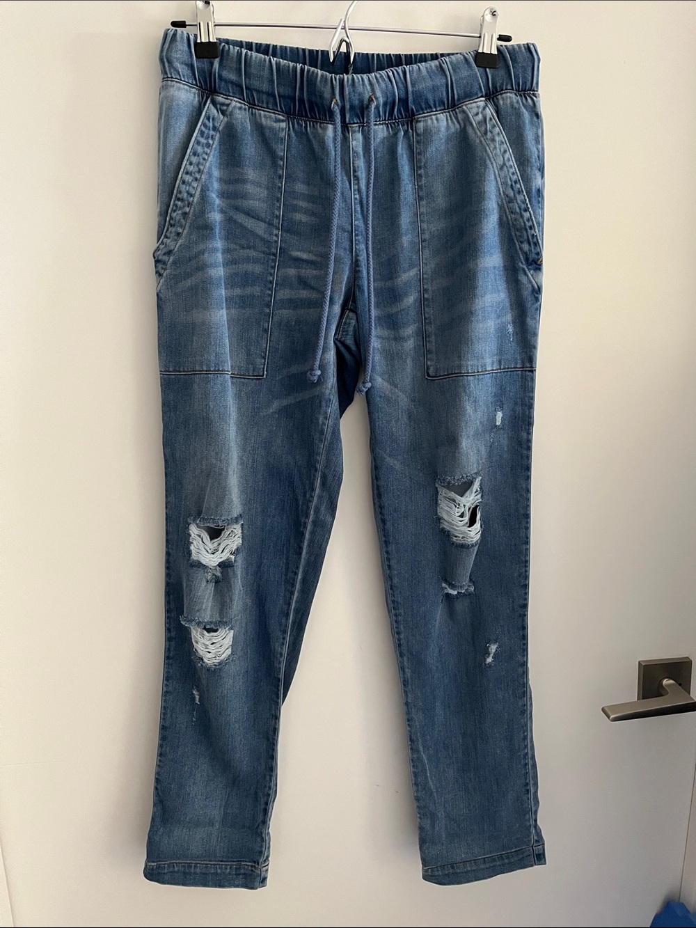 Cloth and Stone Distressed Elastic-Waist Jeans Size S or 6